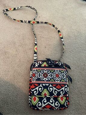 Vera Bradley Small Cross Body Bag in the retired Sun Valley pattern